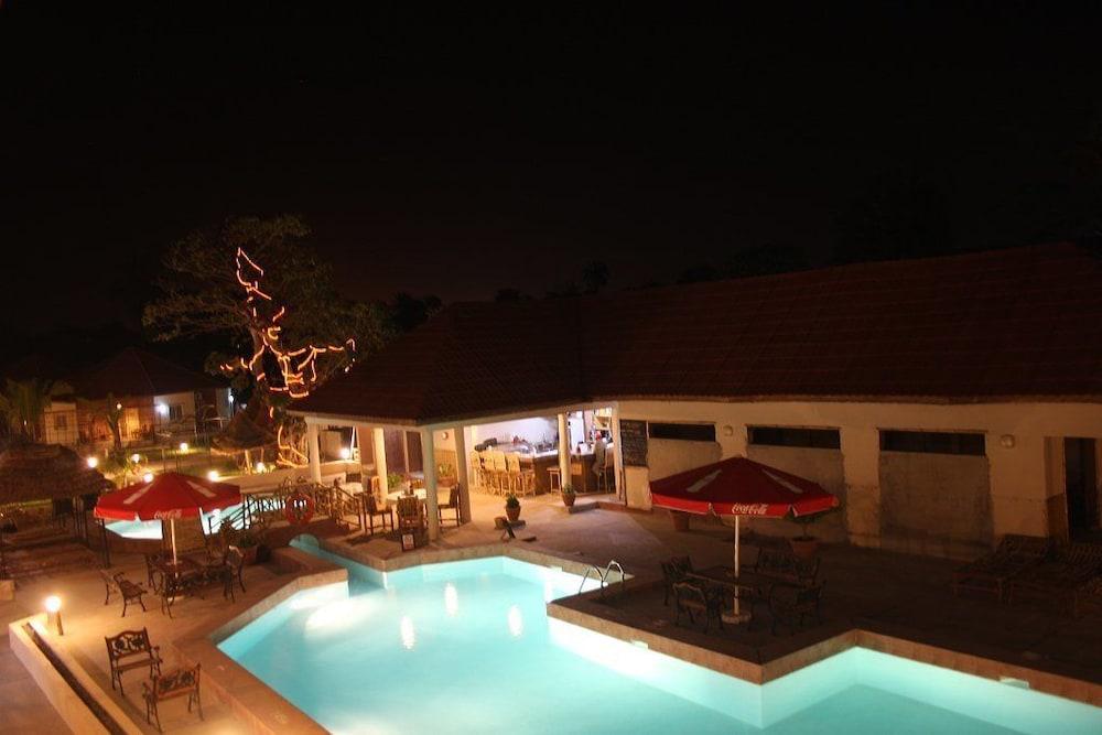 Bamboo Garden Hotel Serrekunda Exterior photo