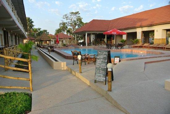 Bamboo Garden Hotel Serrekunda Exterior photo